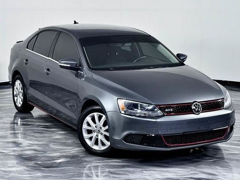 Used 2014 Volkswagen Jetta SE FWD image 3