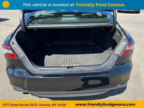 Used 2022 Toyota Camry XLE w/ Navigation Upgrade Package FWD image 11