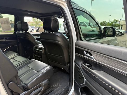 Used 2022 Jeep Wagoneer Series II w/ Premium Group I AWD/4WD image 30