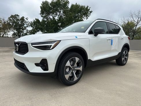 New 2026 Volvo XC40 B5 Plus w/ Protection Package Premier image 3