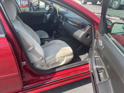 Used 2015 Chevrolet Impala LT w/ LT Sunroof Package FWD image 26