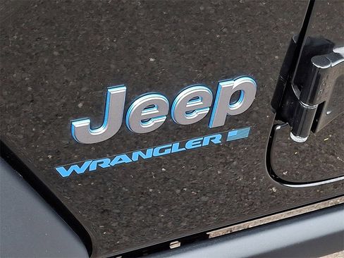 Used 2024 Jeep Wrangler Unlimited Rubicon 4xe w/ Technology Group image 32