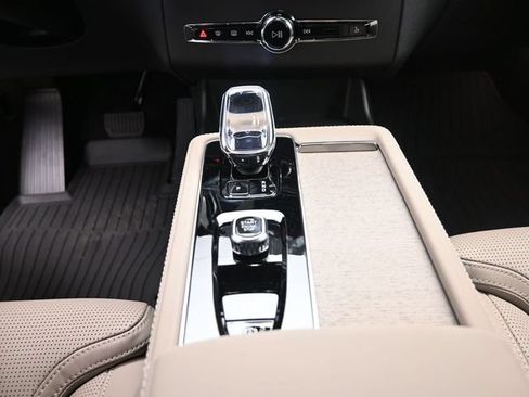 Used 2026 Volvo XC90 B6 Ultra w/ Protection Package Premier AWD/4WD image 13