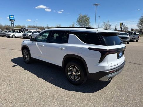 Used 2024 Chevrolet Traverse LT AWD/4WD image 11
