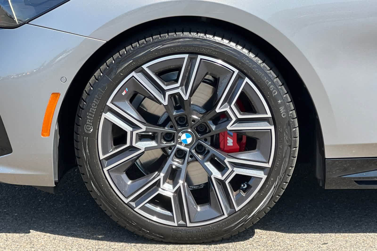 Used 2024 BMW 530i w/ Executive Package RWD image 32