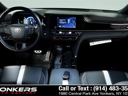 Used 2025 Toyota Camry SE image 46