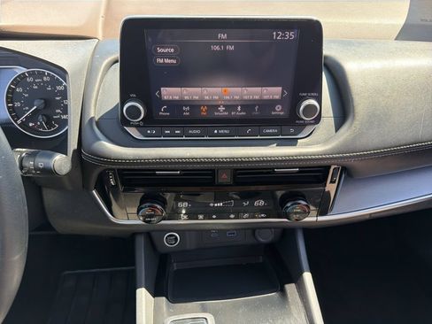 Used 2023 Nissan Rogue SV FWD image 25