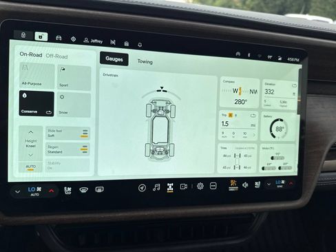 Used 2025 Rivian R1S Premium AWD/4WD image 22