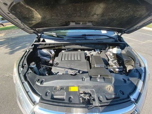 Used 2016 Toyota Highlander XLE AWD/4WD image 27