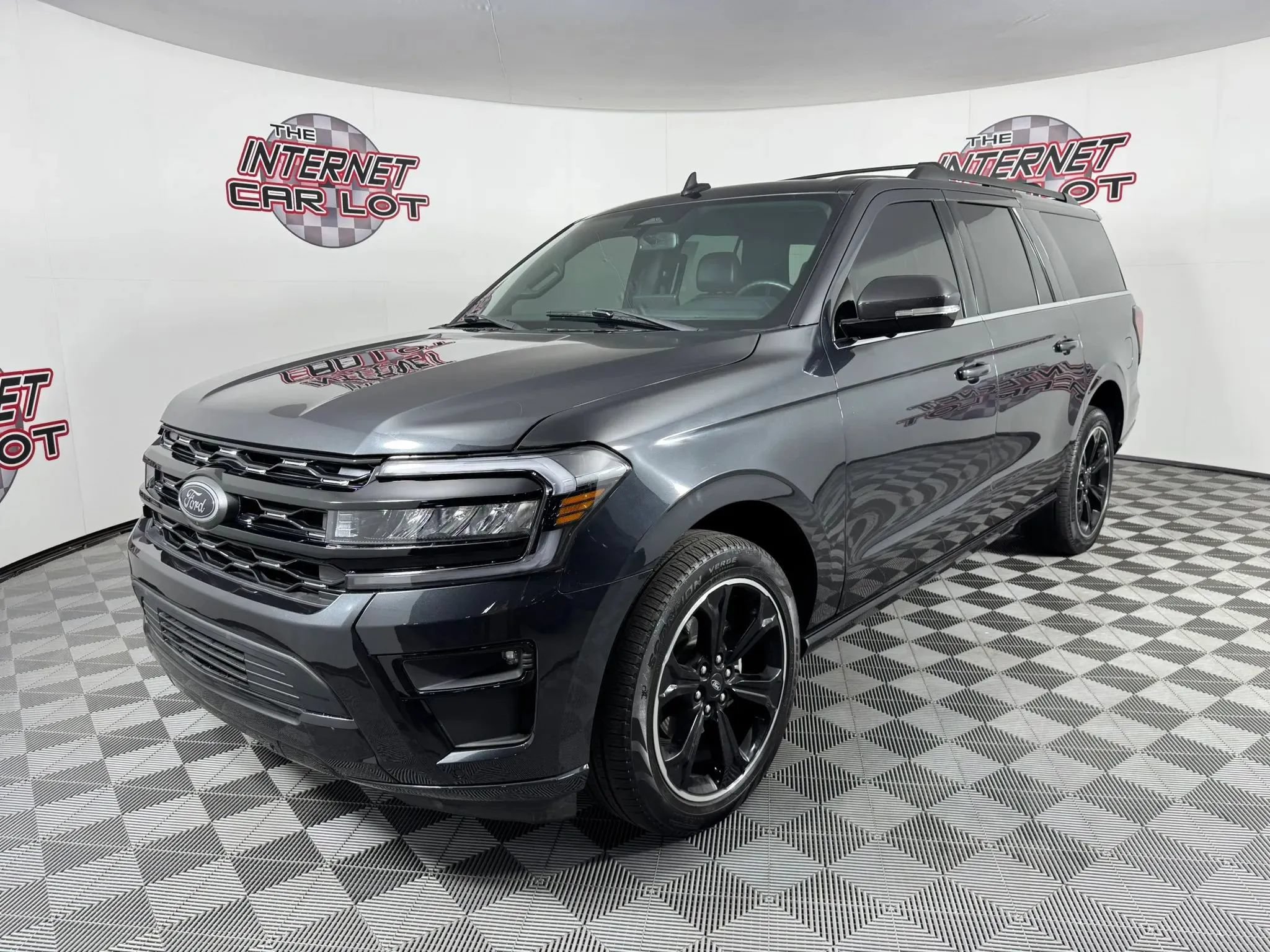 Used 2024 Ford Expedition Max Limited AWD/4WD image 3