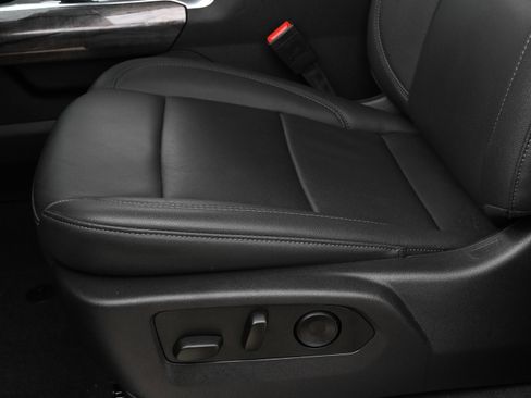 Used 2025 Chevrolet Silverado 1500 LTZ image 26