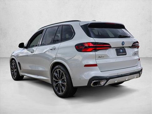 Used 2026 BMW X5 xDrive50e w/ M Sport Package AWD/4WD image 7
