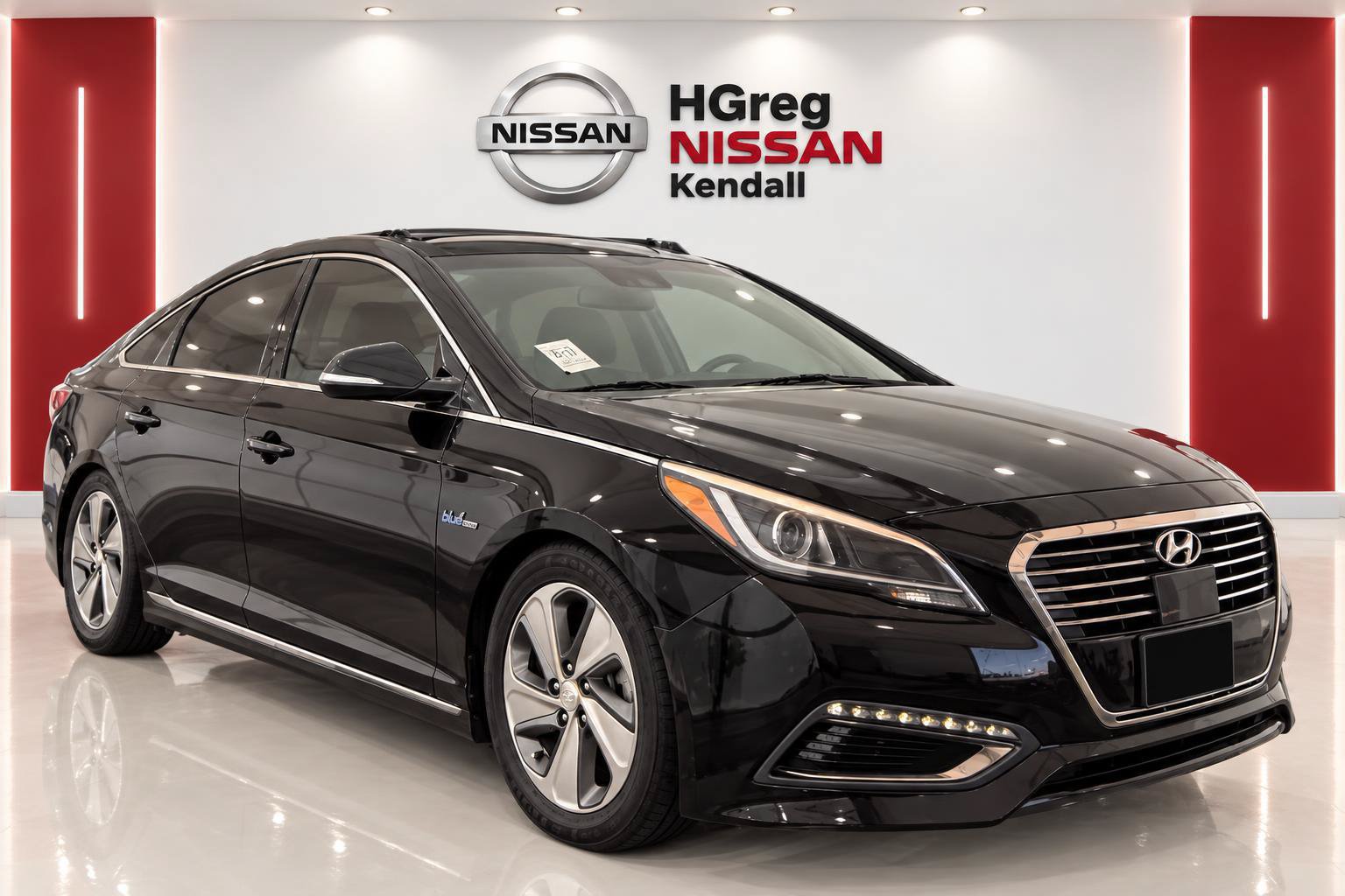 Used 2017 Hyundai Sonata Limited w/ Ultimate Package 02 FWD image 3