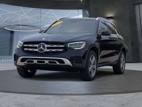 Certified 2022 Mercedes-Benz GLC 300 4MATIC image 2