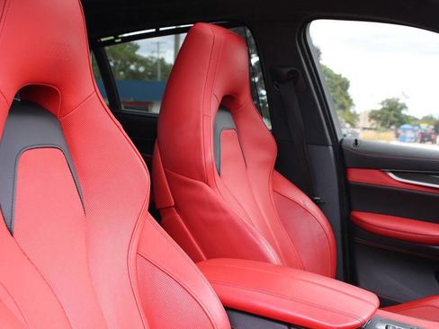 Used 2018 BMW X6 M image 86