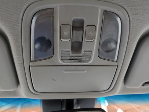 Used 2020 Kia Niro EX Premium FWD image 28