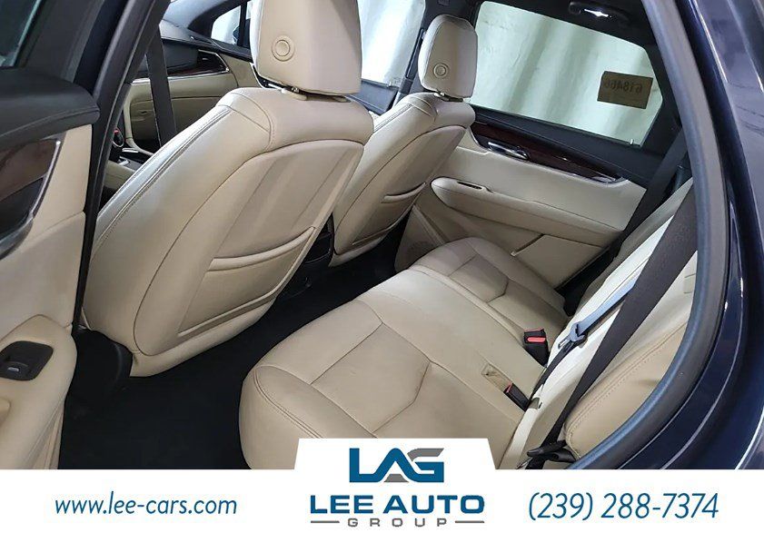 Used 2017 Cadillac XT5 Luxury FWD image 4