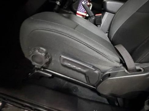 Used 2022 Jeep Gladiator Sport AWD/4WD image 14