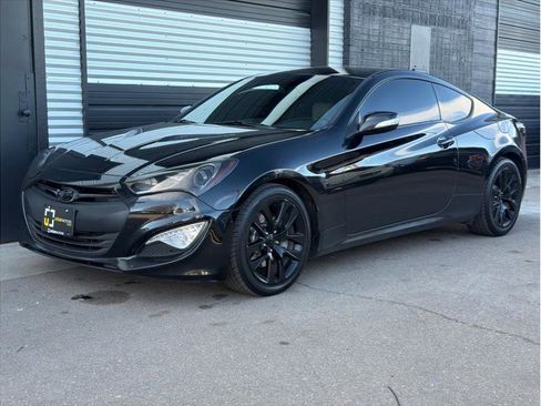 Used 2015 Hyundai Genesis 3.8 image 5