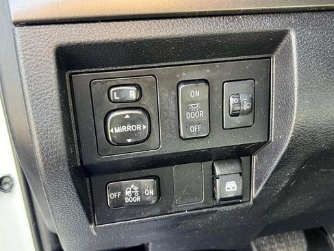 Used 2016 Toyota Tundra SR5 w/ SR5 Upgrade Package image 15