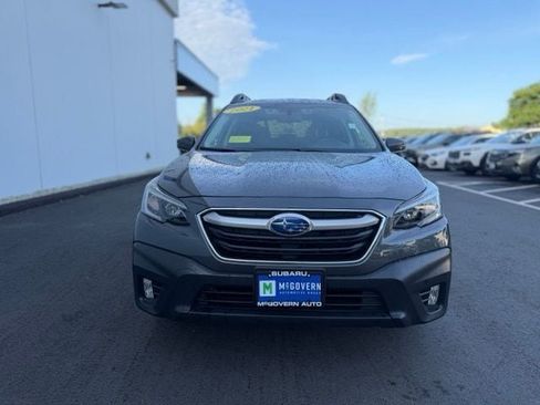 Used 2021 Subaru Outback Premium AWD/4WD image 3