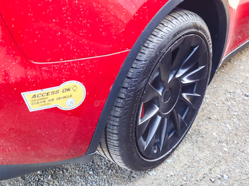 Used 2022 Tesla Model Y Long Range AWD/4WD image 14