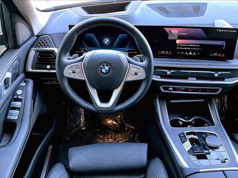 Used 2025 BMW X7 xDrive40i image 5