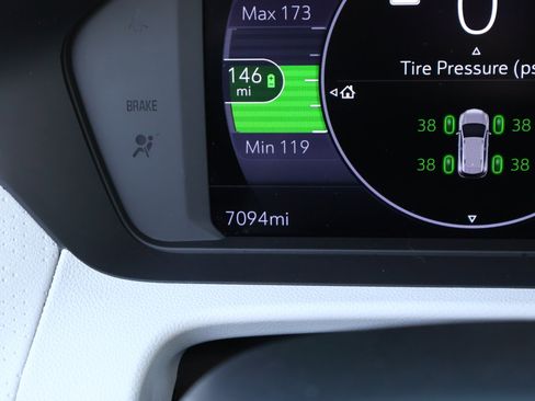 Used 2023 Chevrolet Bolt EUV Premier w/ Sun & Sound Package image 4