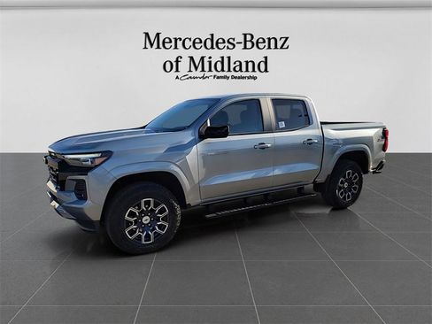 Used 2024 Chevrolet Colorado Z71 w/ Z71 Convenience Package 2 image 4