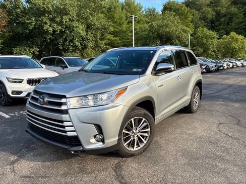 Used 2018 Toyota Highlander XLE AWD/4WD image 1