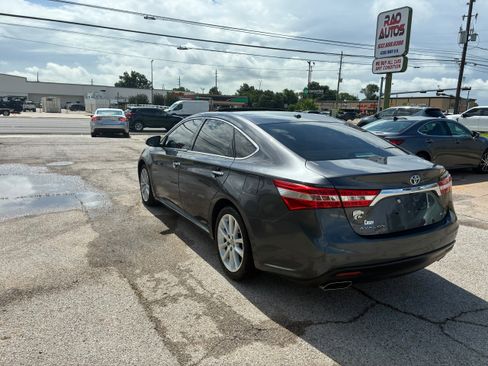 Used 2013 Toyota Avalon XLE Touring FWD image 4