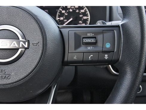 Used 2023 Nissan Rogue SV FWD image 16
