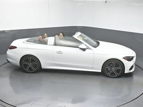 Used 2026 Mercedes-Benz CLE 300 4MATIC Cabriolet image 46