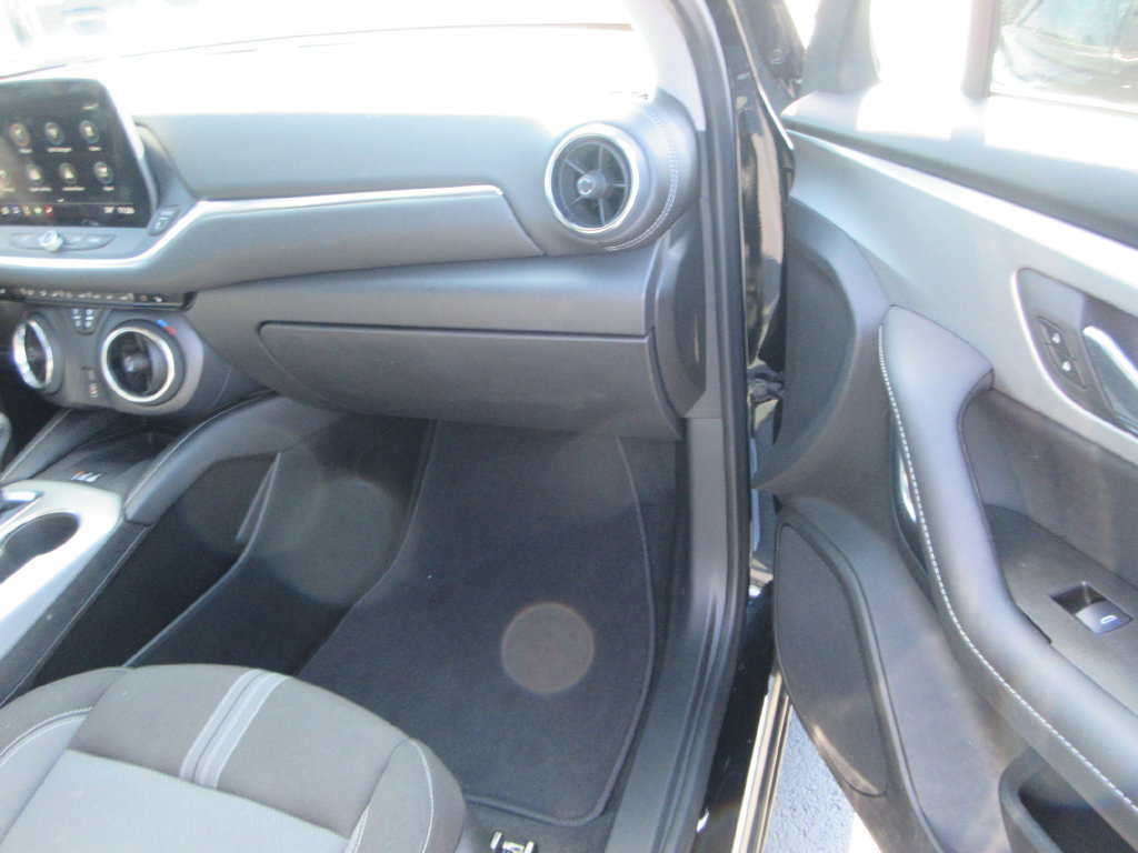 Used 2024 Chevrolet Blazer LT w/ Convenience Package FWD image 18