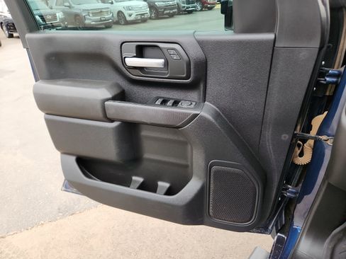 Used 2023 Chevrolet Silverado 2500 Custom w/ Custom Value Package image 12