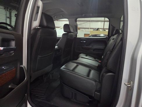 Used 2018 GMC Sierra 2500 SLT w/ Suspension Package, Off-Road AWD/4WD image 73
