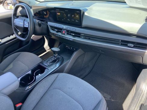 Used 2025 Kia K4 FWD image 23