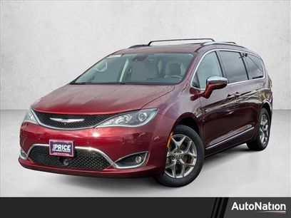 Used 2017 Chrysler Pacifica Limited w/ UConnect Theater Package