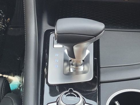 Used 2025 Genesis G70 2.5T image 20