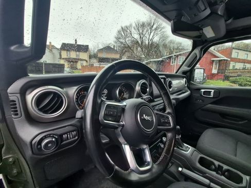 Used 2021 Jeep Wrangler Unlimited Sahara image 10