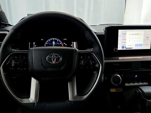 Used 2025 Toyota Tacoma SR5 AWD/4WD image 34