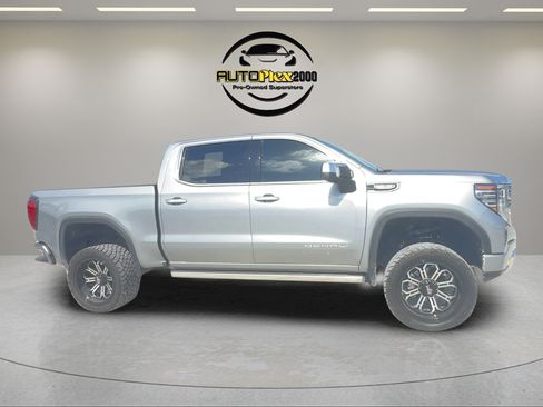 Used 2024 GMC Sierra 1500 Denali w/ Denali Reserve Package AWD/4WD image 8