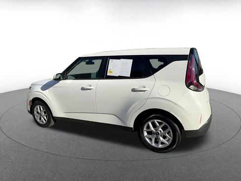 Used 2025 Kia Soul LX w/ LX Technology Package image 10