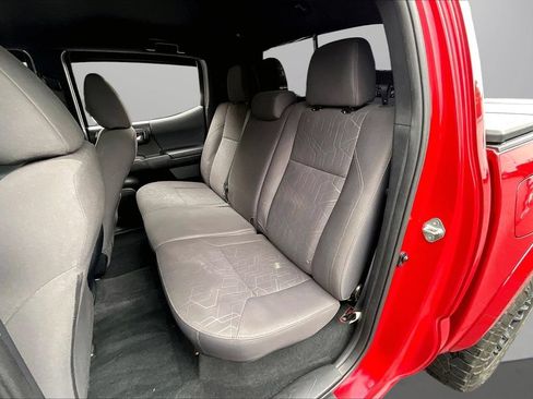 Used 2017 Toyota Tacoma TRD Off-Road AWD/4WD image 21