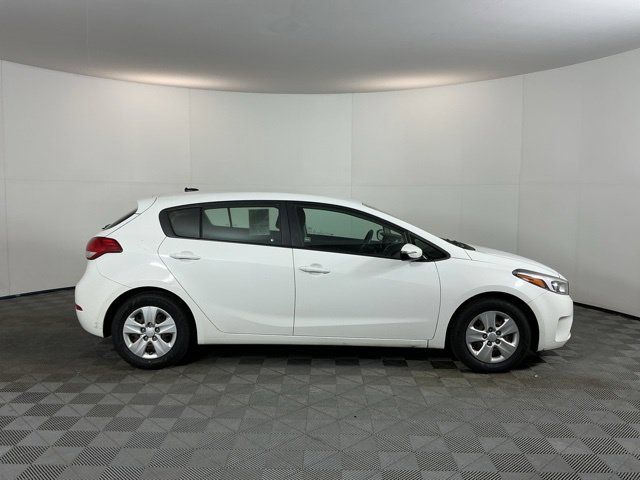 Used 2017 Kia Forte LX FWD image 4