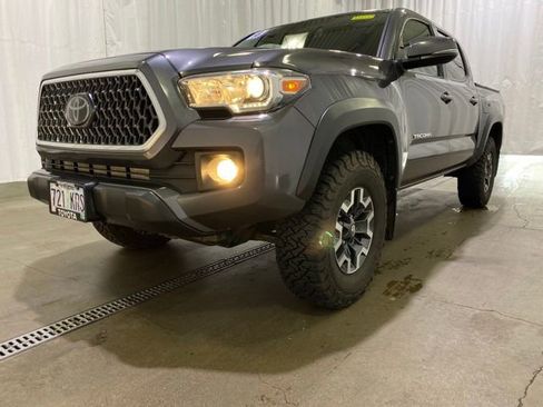 Certified 2018 Toyota Tacoma TRD Off-Road image 23