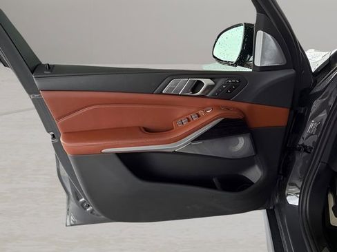 Used 2021 BMW X7 M50i w/ Dynamic Handling Package image 15