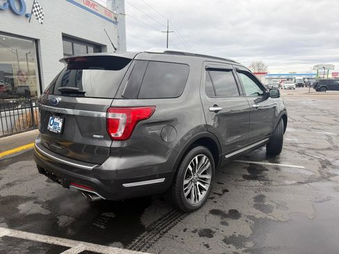 Used 2018 Ford Explorer Platinum image 3