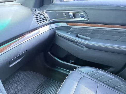 Used 2016 Ford Explorer Platinum AWD/4WD image 41