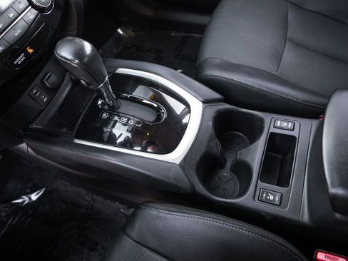 Used 2016 Nissan Rogue SL w/ SL Premium Package image 19